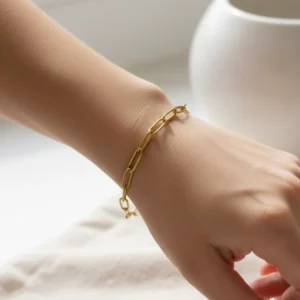 Ezra paperclip chain gold bracelet